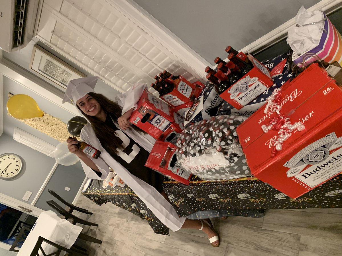 briromz's tweet image. #KingofBudContest more like QUEEN of bud - just one picture wouldn't do justice though