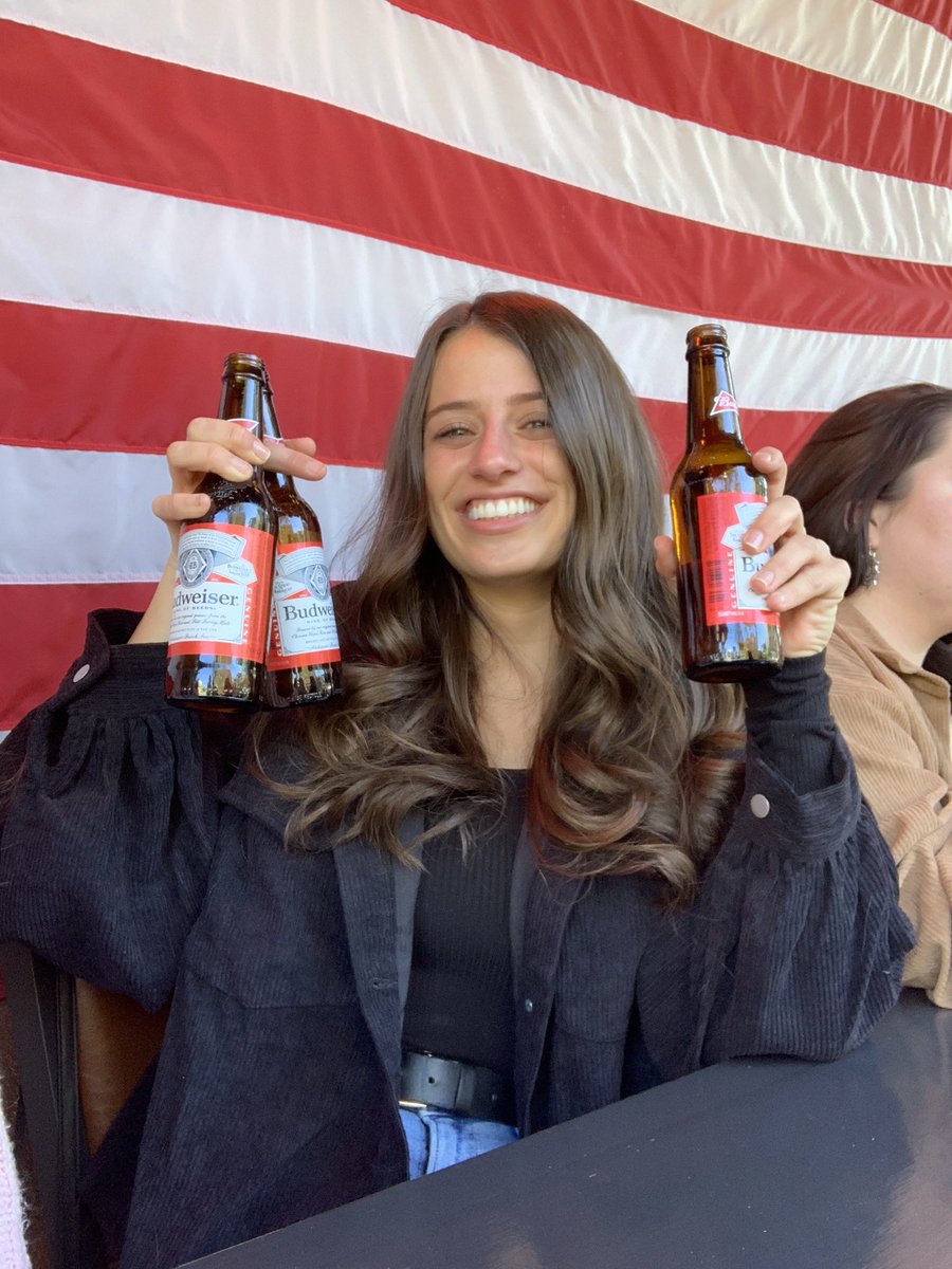 briromz's tweet image. #KingofBudContest more like QUEEN of bud - just one picture wouldn't do justice though