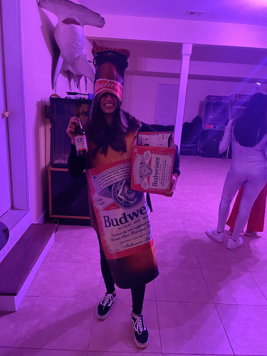 briromz's tweet image. #KingofBudContest more like QUEEN of bud - just one picture wouldn't do justice though