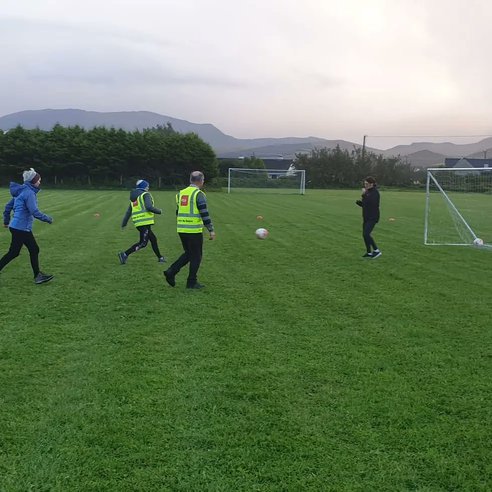 CastleCeltic_FC's tweet photo. Another busy evening at the pitch this evening for the final session of this round of the walking soccer programme which was a huge hit. Well done to all. We will be running another 4 week programme - full details to follow tomorrow 👊⚽ https://t.co/LmI9gPI9Ej