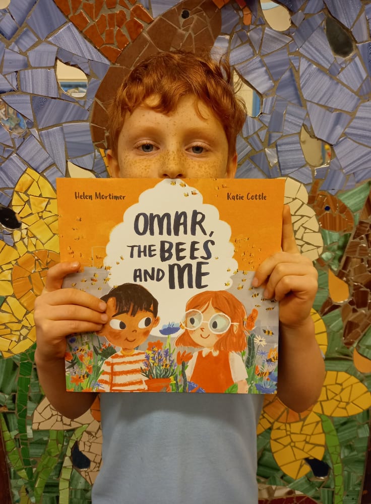 DiversityCogan's tweet photo. A BEAUTIFUL tale of friendship and nature, OMAR, THE BEES AND ME by #HelenMortimer and @katiecottle_ is on the #longlist of our #CoganFriendshipPictureBookAward2022. Thank you so much for this beauty, @OwletPress 🦉🐝💛 https://t.co/VcvXxM2VqV