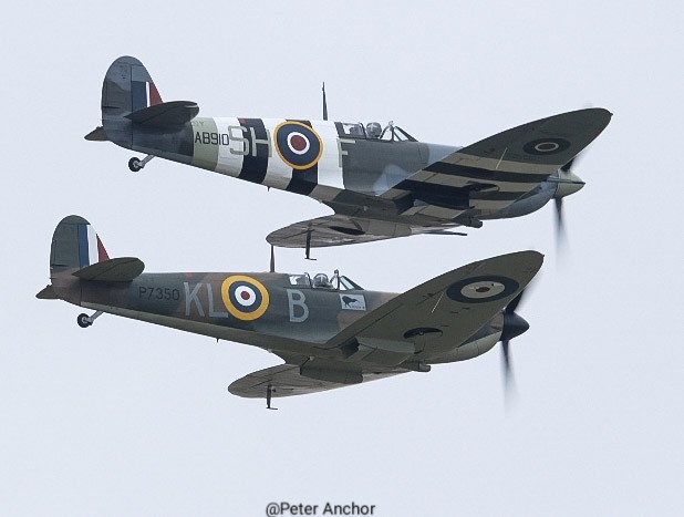 Peter34080554's tweet photo. Another shot of Spitfire AB910 and P7350 on Saturday https://t.co/sMUPj4cv9W