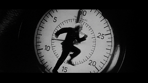 Finally watched Lars Von Trier's 1991 EUROPA (aka 'Zentropa'). Sin City meets Eraserhead - none of these images are promo art, they're all frames from the movie. Rear projection sorcery. It's on HBO Max, get into it if you want to nurse a bad, anxious mood 🕚