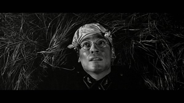 Finally watched Lars Von Trier's 1991 EUROPA (aka 'Zentropa'). Sin City meets Eraserhead - none of these images are promo art, they're all frames from the movie. Rear projection sorcery. It's on HBO Max, get into it if you want to nurse a bad, anxious mood 🕚