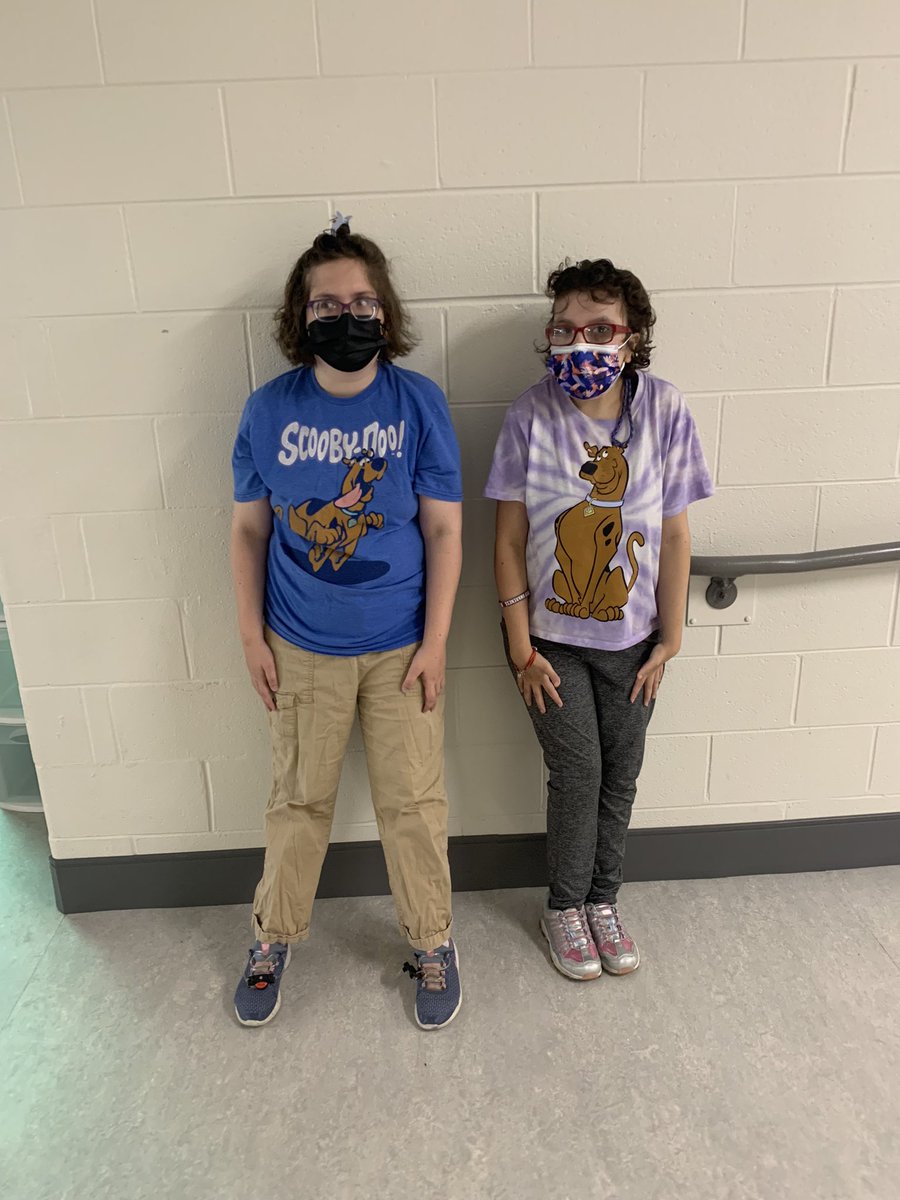 d94transition's tweet photo. Transition twins! #homecoming #twinday 👯‍♀️👯 https://t.co/7LR5a8KF8W