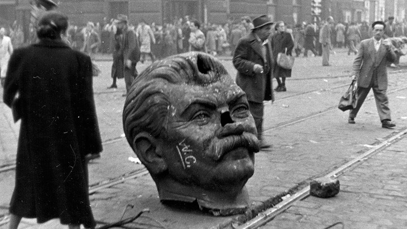 Gurunsi's tweet photo. GURUNSI 1956

- La Unión Topanguesa y la Alianza Occidental asedian y capturan la ciudad de Soviegrado y el resto de sus territorios.

- Se realizan reuniones para acordar la creación de un nuevo estado entre la Unión Topanguesa y la Alianza Occidental. https://t.co/uAUUQT76cN