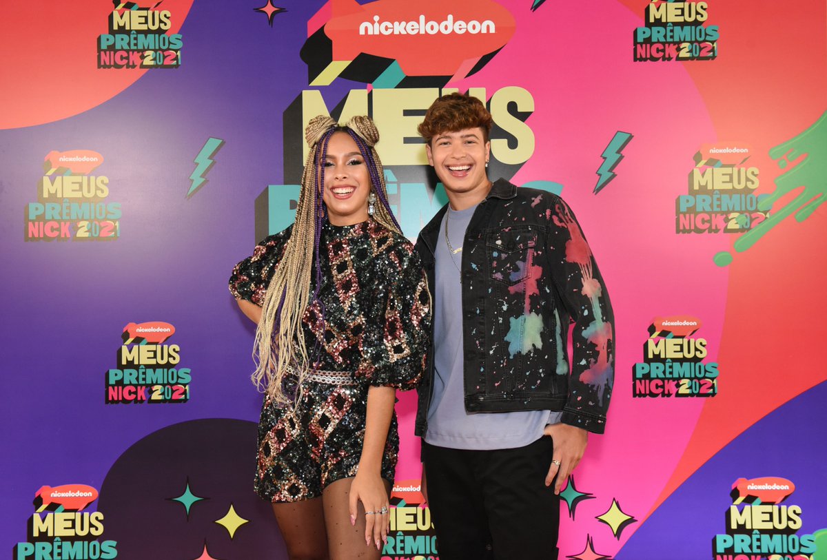 FebreTeen's tweet photo. Olha aí esses dois lindos do #MPNSquad desse ano, a Júlia Olliver e o Pietro Guedes, arrasando no tapete do #MPN2021 https://t.co/II6q6Mbbg7