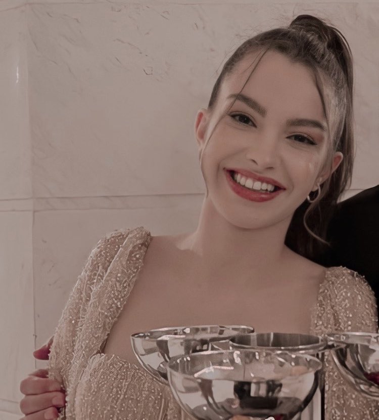 onurseyit0's tweet photo. #SuBurcuYazgiCoskun 
No matter what I say about her eyes and about many sweet things about her, the words are long in her hands , I love u ❤️‍🔥 https://t.co/eTsEYA5VJi