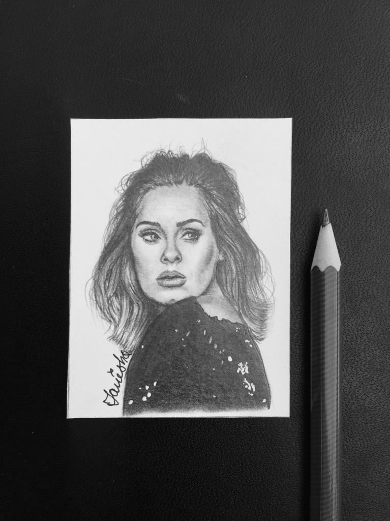 is @Adele making her comeback sooner than we think? Retweet this with your thoughts...🤔
mini portrait drawing #Adele ✍🏿
#AdeleIsComing
#Hello #drawing #illustration #Art #MiniDrawing #portraits