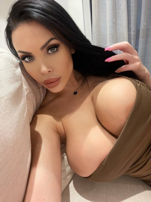 RT if you want eat my melons ?? https://t.co/nVNvgILBEs https://t.co/zkgByP7wri