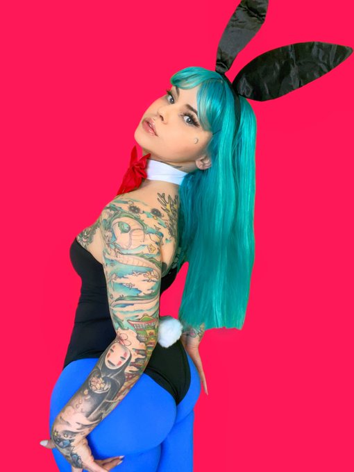 Been playing around with the green screen so I did some Bulma shots~ Theres a couple things I intend