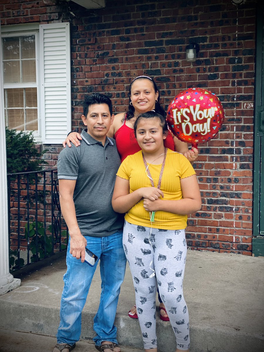 CCSU_STEM6's tweet photo. “Behind every young child who believes in themself, is a parent that believed first.” Your parents couldn’t be prouder of you, Diana! Keep on shining bright! 💎 @EHMiddle https://t.co/oluXjCyH70