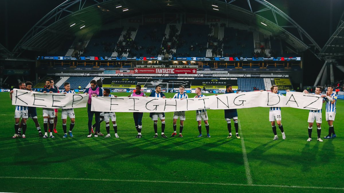 We are all with you mate! <a href="/DazCricket/">Daz #keepfightingDaz 🎗</a>. UP THE TERRIERS 🔵⚪️