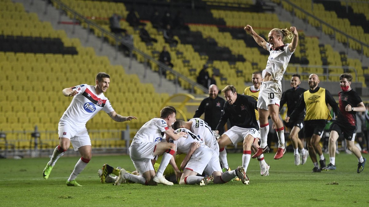 So a team Dundalk FC knocked out of the Europa League Qualifiers last year have just beaten Real Madrid at the Bernabeu.

Absolutely outrageous how different things are one year on.

#DundalkFC #LOI #UCL