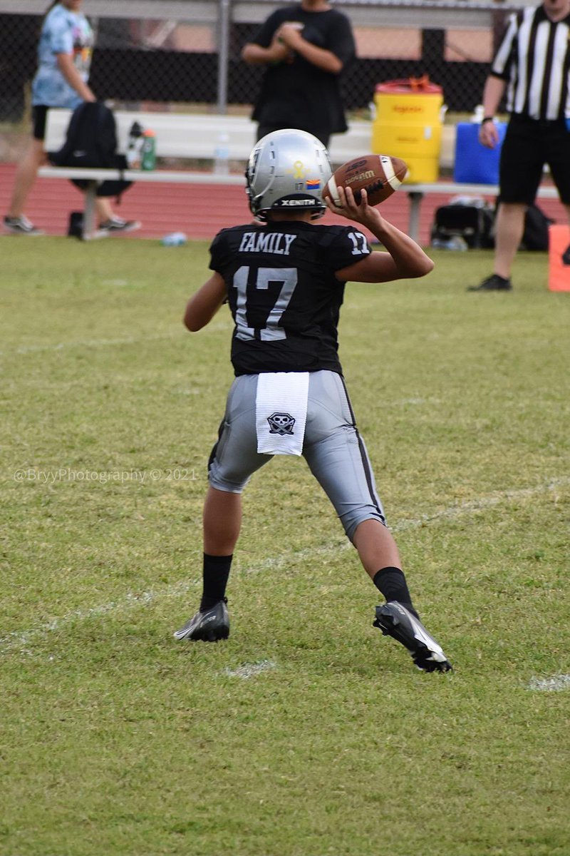 Philos_17's tweet photo. Tough game, we will bounce back this week stronger than ever. #12u #TucsonRaiders #Brotherhood #QB https://t.co/bP9CohHPRf