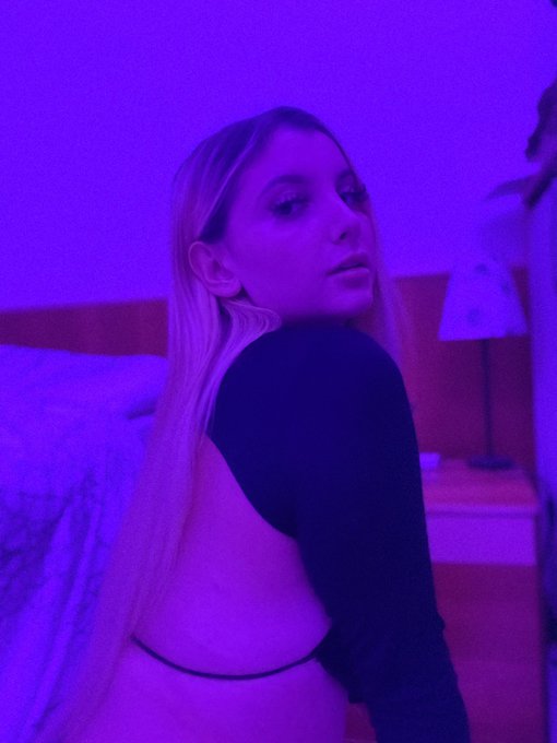 1 or 2 ????? https://t.co/tXyRG14kWl<a href="/tag/newprofilepic"class="tags"><span>#newprofilepic</span></a>