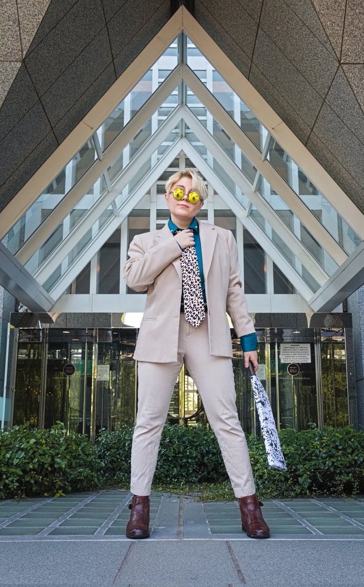 tigerlilly_cos's tweet photo. 👔7:3 Sorcerer Kento Nanami🔪 Please marvel at how cool @AngelicDaze made me look - I love the location we used with all its interesting lines 🤩
.
.
.
📸 by @AngelicDaze
.
.
.
#kentonanamicosplay #nanamikentocosplay #jujutsukaisencosplay #jujutsukaisen https://t.co/A8q9q9Rozz