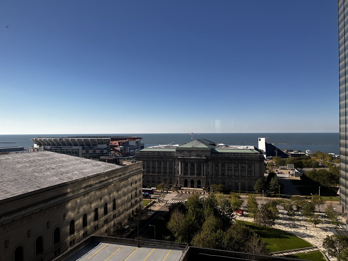 Good evening Cleveland! Excited for <a href="/CMIContent/">Content Marketing Institute</a> #CMWorld should be a great week!