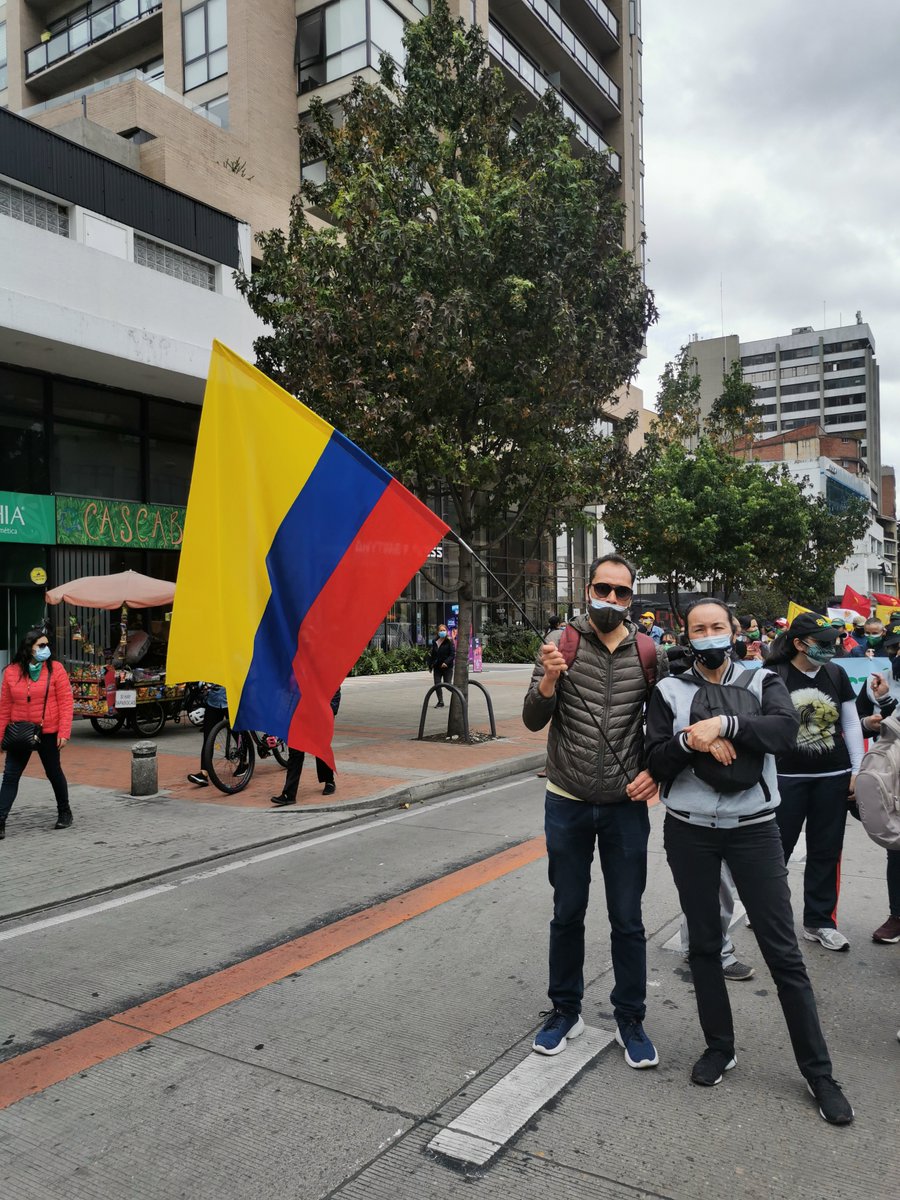 fecode's tweet photo. En la jornada de movilización hoy también denunciamos la grave y delicada situación de vulneración de Derechos Humanos, el incremento de la violencia sistemática, amenazas y persecución contra los maestros y maestras en todas las regiones del país. https://t.co/OezbaQvELE