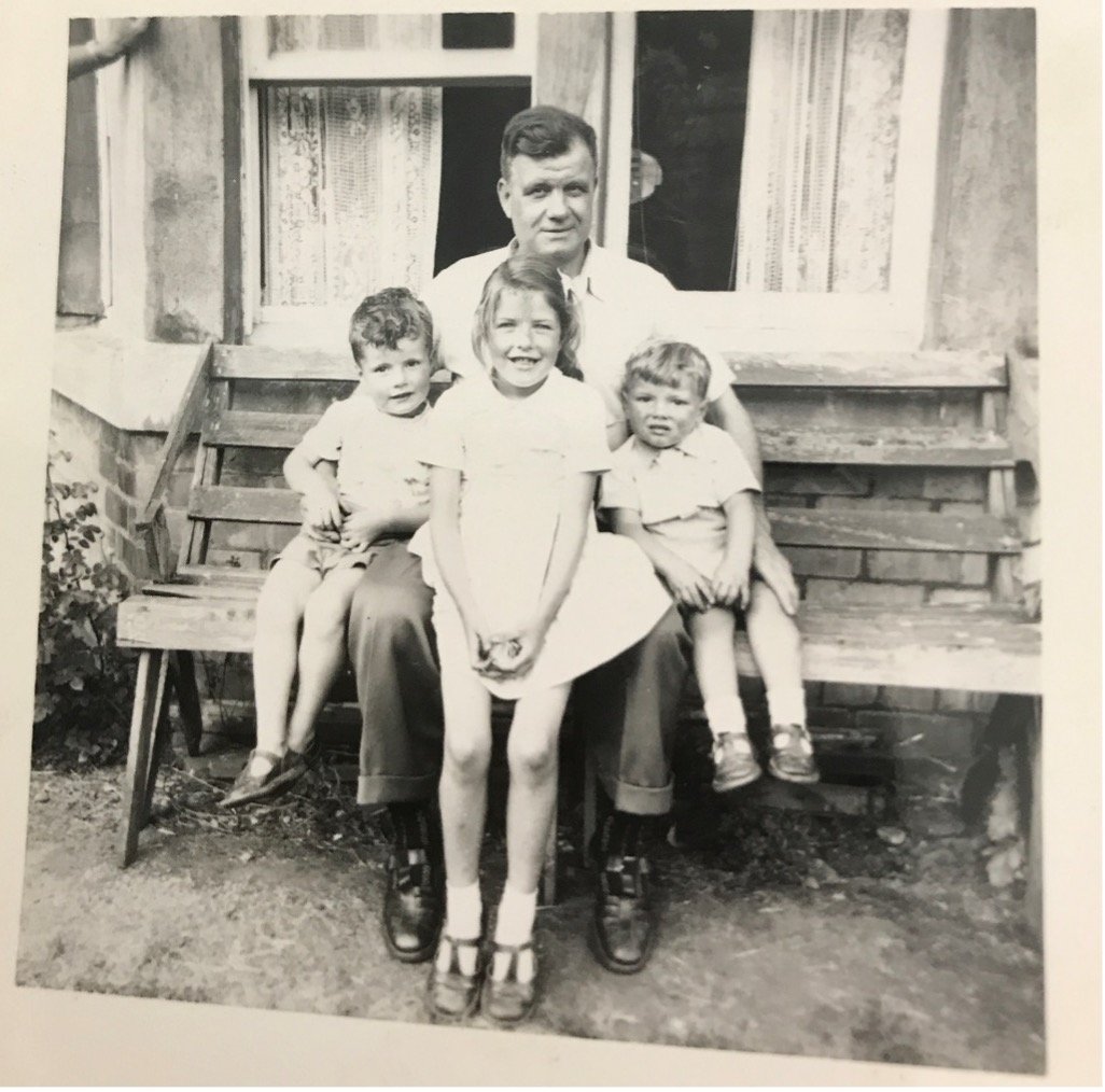 LogieProject's tweet image. Lindsay Mitchell’s grandfather, who lived at 32 Birchwood Place, was the second resident of the address after the Logie houses were built. 

Encouraged by the Logie Creative Writing Group, she has decided to document her grandparents' lives. 
#WRITESHOWTELL

📷: Lindsay Mitchell
