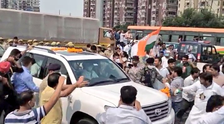 RameshwarINC's tweet photo. श्री @SachinPilot के काफिले ने पार किया गाजीपुर बॉर्डर

पहले गाजीपुर बॉर्डर पर काफिले को रोका था पुलिस ने, सैंकड़ों लोगों के साथ दिल्ली से चला है पायलट का काफिला, ��चार्य प्रमोद भी हैं पायलट के साथ , #राहुल_संग_पायलट https://t.co/tiY48MrMmx