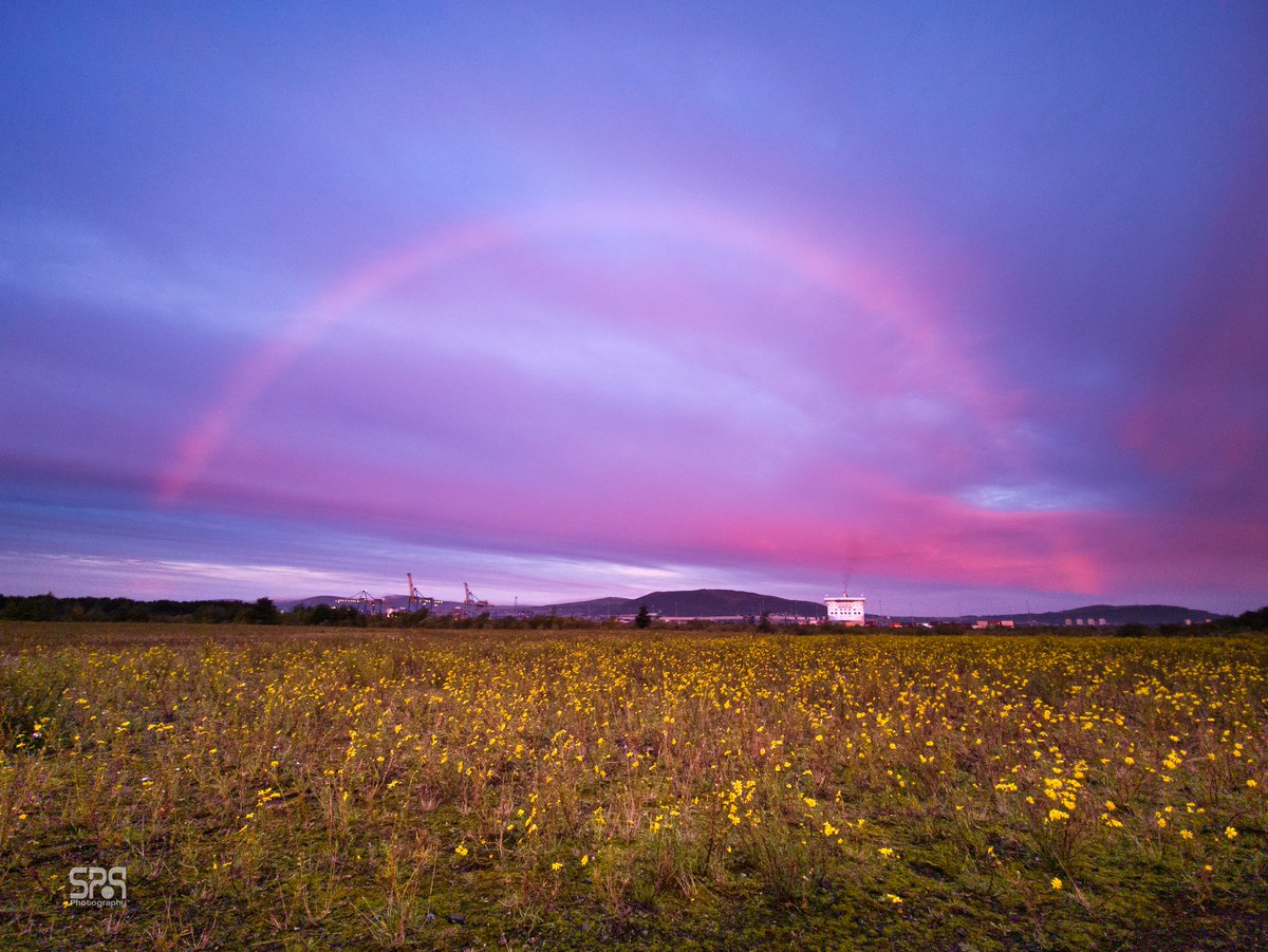 Rainbow at sunrise this morning in Holywood #phoneshot @LoveNI @ScenesOfUlster @DiscoverNI  @WeatherCee @barrabest @coolfm @StormHour @CapturedIreland @PictureIreland @ThePhotoHour @BelfastLive