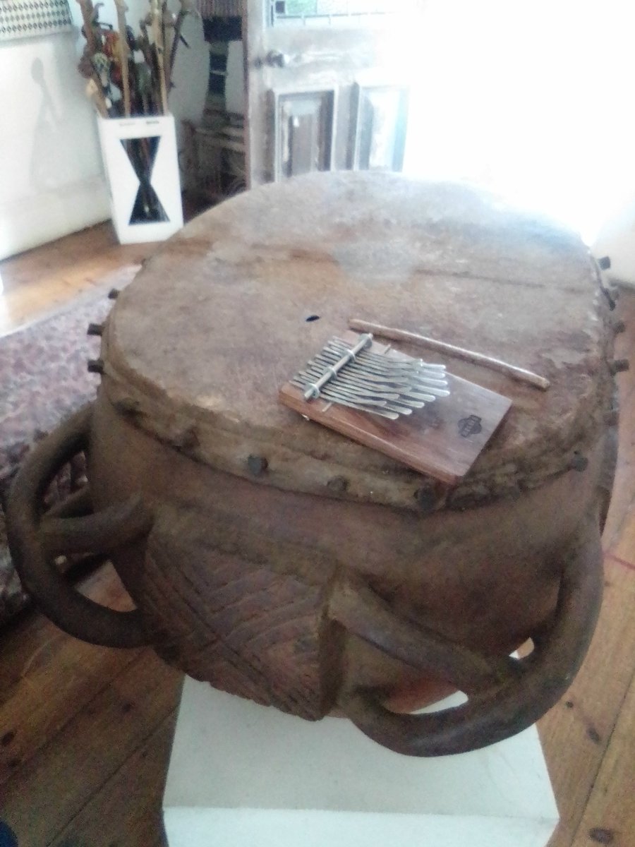 NtombYelanga's tweet photo. Mbira dzavadzimu on top of the Venda drum called Ngoma.
Songs of our Ancestors, instruments of healing.
#zazi #ntombyelanga #indigenousinstruments https://t.co/cjWejIhN2E