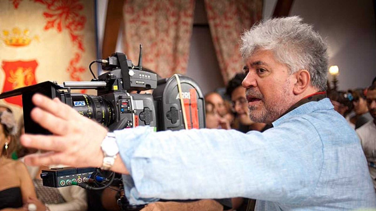 CineICAA's tweet photo. 🎬Alejandro Amenábar, Pedro Almodóvar, Fernando Trueba, Isabel Coixet, Pilar Miró, Jose Luis Garci, Luis García Berlanga, Icíar Bollaín… ¿Cuántos grandes directores y directoras tenemos en nuestro cine? 🎥
🎉Hoy queremos celebrarlo con ellos.  #DíaDelCineEspañol #MuchoQueContar https://t.co/clO9cyVpEv