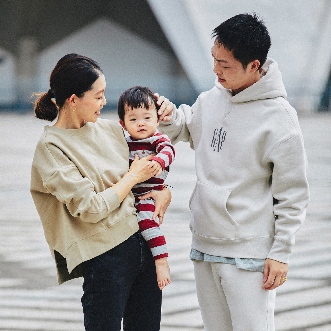 تويتر Gapkids Japan على تويتر Gap Houyhnhnm 親子で楽しむスウェットコーデをスナップ 落ち着きある色味で秋らしく 動きやすさ 快適さも抜群 岩井信太朗さん 絢詠さん お子さん Gap親子コーデ スウェット 親子リンクコーデ リンクコーデ Houyhnhnm