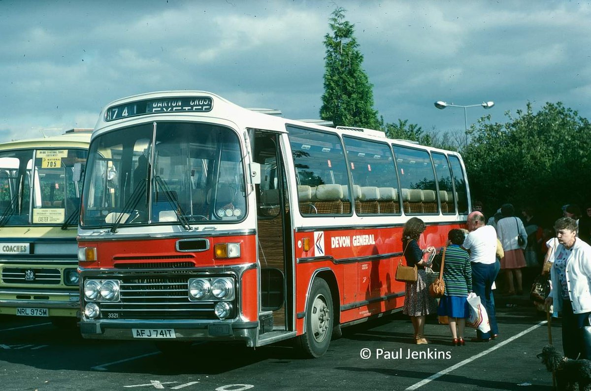 devongeneralso1's tweet image. It's September 1980 and Plaxton-bodied Bristol LH6L AFJ 741T (3321) is on National Express duties at Exeter Coach Station. There's an offside view of 3321 on local bus work at bit.ly/3BgYf8g
Picture credit: Paul Jenkins