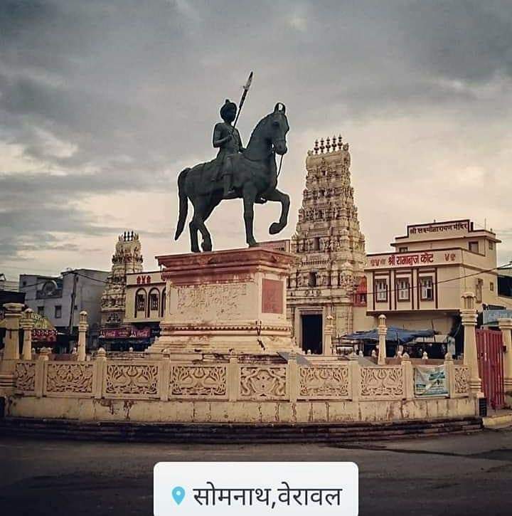 JayJethva_'s tweet photo. Somnath's role model is Hamirji Gohil who defended Ghaznavi's challenge, Hamirji Gohil is the father of Ghaznavi.

Read the history about Somnath and Hamirji, know and post about Somnath for the next time. Jay Somnath 🙏🚩 Jay Hamirji Gohil 🚩 https://t.co/kq482EgHCS