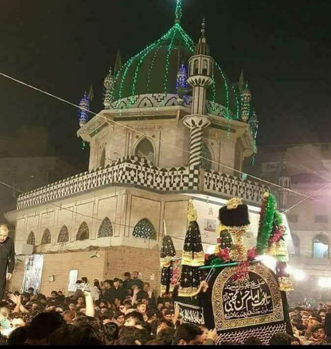 Realist_Dialogu's tweet photo. نکلا تھا جنازہ جو گھر لوٹ کے آیا ہے 😭
#شھادت_محمدؐ_و_حسنؑؑ https://t.co/WOYOXPqJi6