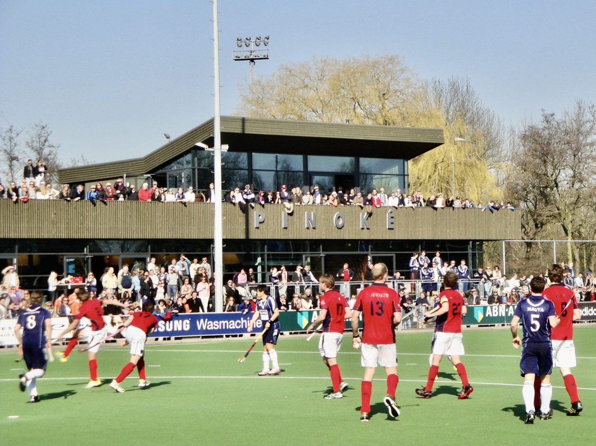 VriendenAmsBos's tweet photo. Komende zondag is er een dubbele Bosderby. Zowel bij de vrouwen als de mannen speelt Pinoké tegen Amsterdam.
#amsterdamsebos #amsterdam #pinoke #hockey #amstelveen #bos #sport #vriendenamsterdamsebos #wordvriend https://t.co/z6mdOanynv