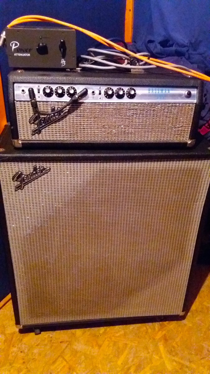 PodroomStudio's tweet photo. Loud gentleman... neighbors sorry :) #fender #bassman #recordingstudio #recordingguitars https://t.co/pbhLf1fTNf