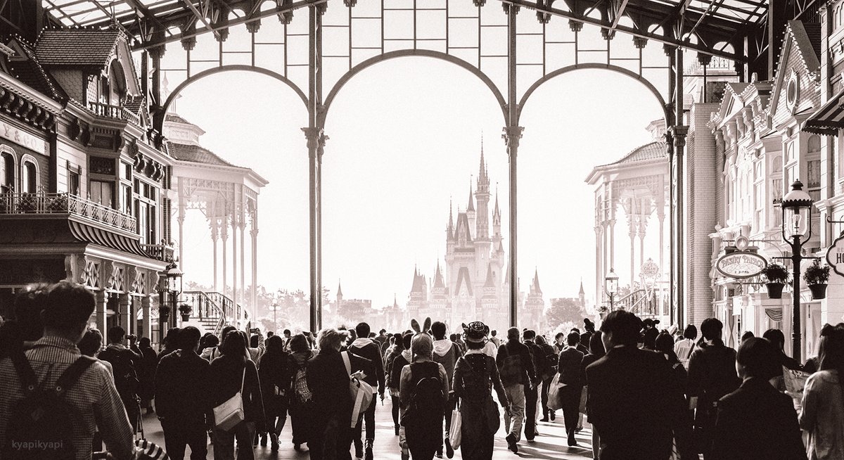 KyapiPhoto's tweet image. 夢の国へ

#photography
#PhotographyIsArt
#写真好きな人と繫がりたい
#写真撮ってる人と繋がりたい
#写真で伝える私の世界
#ファインダー越しの私の世界