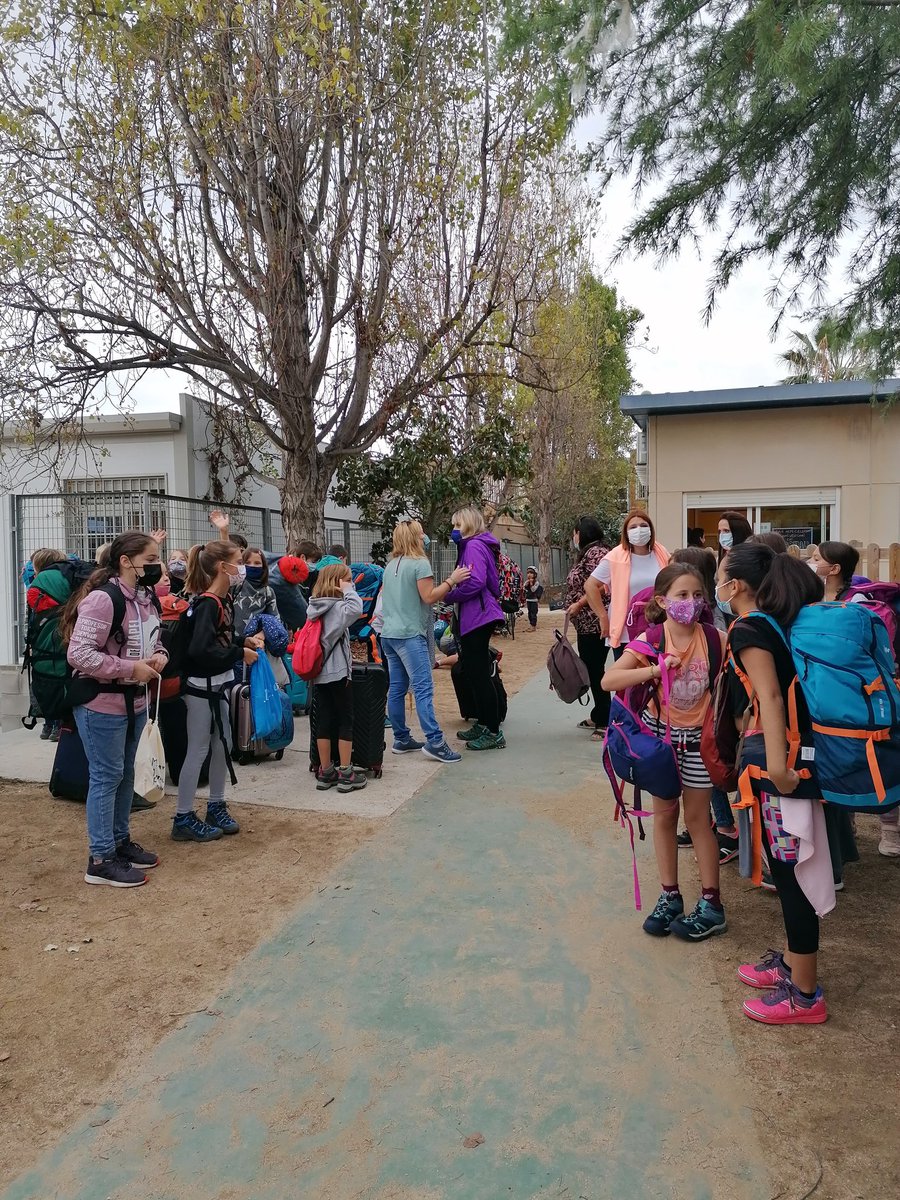 Bon dia! Avui un grup marxa de Colònies! Que il·lusió! Passar-ho bé! 

Al perfil de l'escola <a href="/iepladelavella/">IE PLA DE L’AVELLÀ</a> aniran actualitzant novetats i fotos d'aquesta gran experiència.

❤️❤️❤️

#totsompla