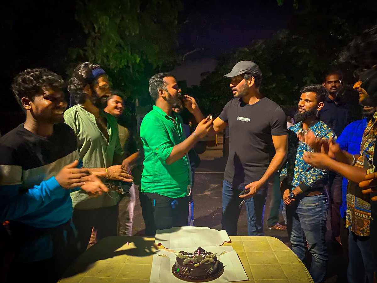 dop_madhan's tweet photo. Thanks for the surprise guys #teamkuriosity late night cake cutting on the sets of #veeramaevaagaisoodum #vishal31 Surprised to receive a token of love from you anna #vishal @VishalKOfficial https://t.co/D07mTLQQTr