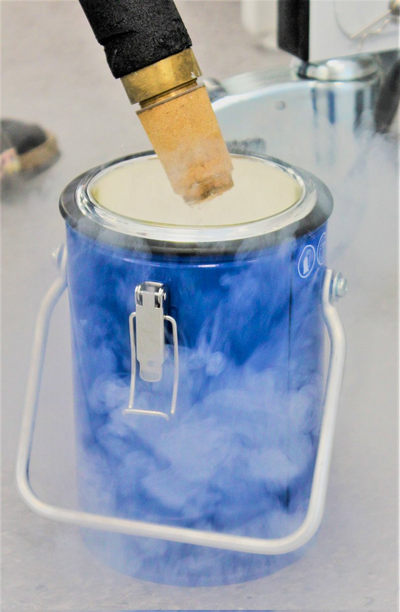 Näytekokoelmiimme kuuluvat mm. munasarjasyövän seerumi- ja plasmanäytteet. Niistä ja muista näytekokoelmiimme kuuluvista näytteistä voit lukea lisää Aurian kotisivuilla 

auria.fi/biopankki/tutk… 

<a href="/SuomenBiopankit/">Suomen Biopankit</a>
<a href="/FinbbSuomi/">Finnish Biobanks – FINBB</a>

 #biobank #biopankki #tutkimus #tiede #TuenTiedettä