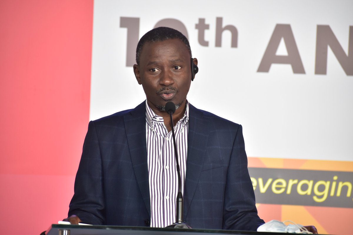 UgandaChamber's tweet image. Our General Secretary, @AshabaA opens Day 2 of #MWC2021 with a recap of DAY 1.
Ms.Naomi Nangoku - Senior Mineral Dresser, DGSM, presented the Safety Moment " A Safe Mine Site" emphasizing the need to carry out hazard identification & control.
Stream Live on @ntvuganda