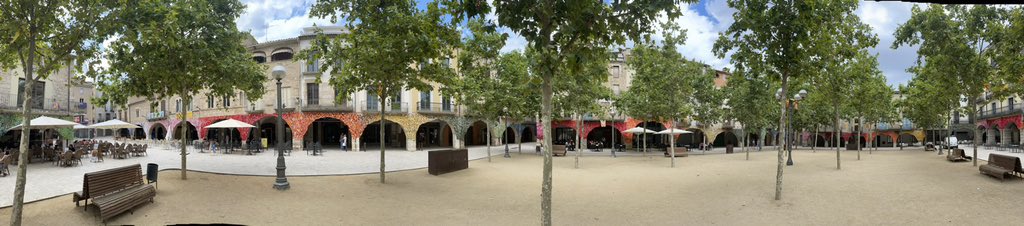 INDIAandME's tweet photo. @womensart1 @seniora_mayor #Banyoles #Catalunya Also, in
medieval arches of houses and
other years, dressing the trees!
#LacePatterns #WomensArt๐งโ๐ฆณ https://t.co/BQ0GrJwv3E