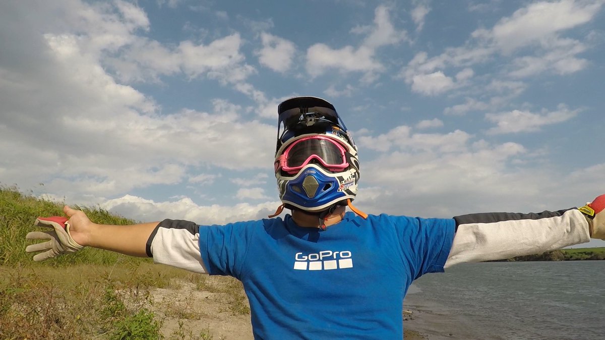 Deguhaya1's tweet photo. 川辺の風は気持ちいですね〜
バイクに跨り川辺で撮影
gopro5動画から切り取り
#vt250
#goprojp
#goprophotography
#goprophoto
#gopro_images
#gopro_captures #goprolife #goprooftheday #gopeoeverything #goprohero6 #goprojp
#goprophotography #goprophoto #gopro_images
#gopro_epic https://t.co/VHi8IlcOzj