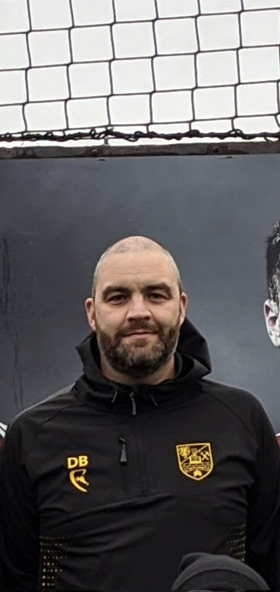 CantonFballClub's tweet photo. Wishing a happy 41st Birthday to our chairman, secretary, treasurer, junior coach and all things Libs Mr @Dean_Bowden 

Have a good one fella from everyone at the club 🥳

#WeAreCanton #HowOld
#GettingYounger #😍 https://t.co/eJPeVn0cfO