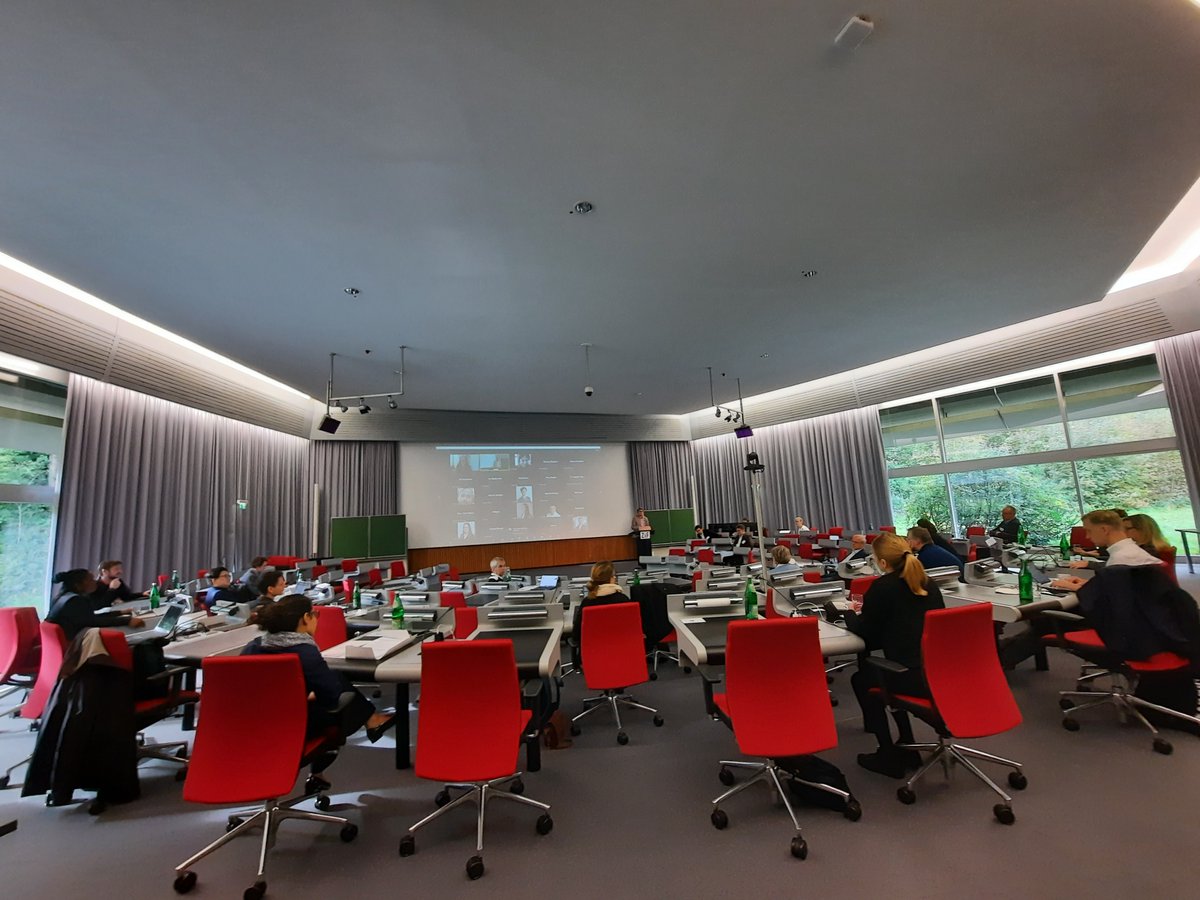 ZiF_Bi's tweet photo. Hybrid is the new normal: The opening conference of the new research group on #smartproducts continues with a panel on consumer acceptance &amp; a keynote on AI Liability &amp; the Ideologies of Traditional Law and Economics by @mireillemoret @Radboud_Uni: https://t.co/VvMTqzYEte https://t.co/yfqa7sVvGs