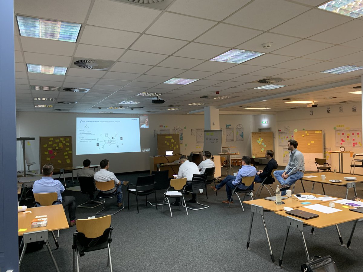 codifygroup's tweet image. Toller Input von @adamosgroup Julius Klemkow zu #Servitization im Maschinenbau bei @Kelvion_HX. Gleich geht‘s weiter mit Geschäftsmodellinnovationen für Komponenten. 💪