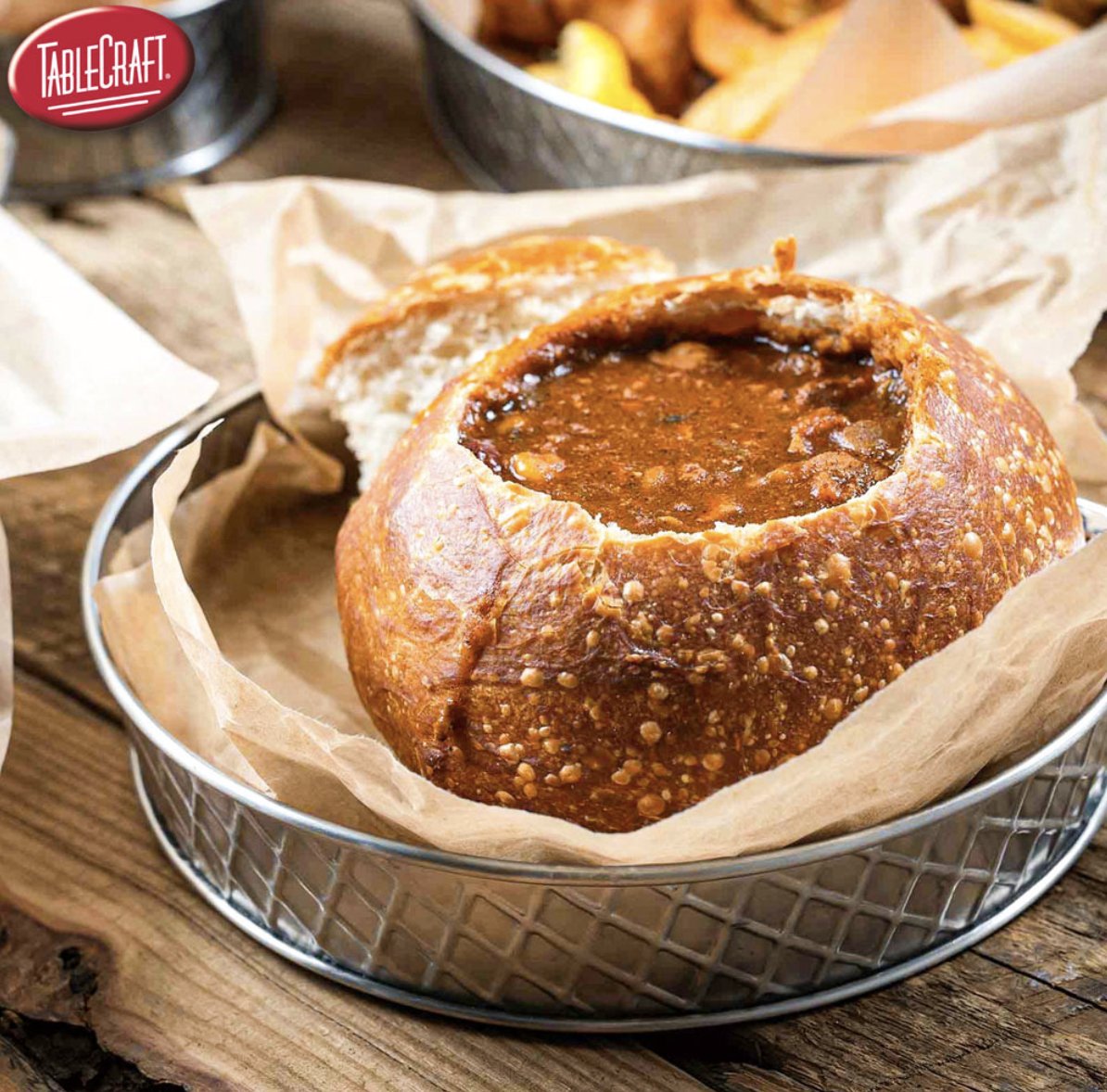 Tabletopjournal's tweet image. Craving a bread bowl? 
@tablecraft_fs&apos;s versatile Lattice Collection Server (10034) is the perfect compliment to this cool-weather classic.
#TabletopMatters
#LatticeCollection #SoupBowlServing #TabletopSolutions