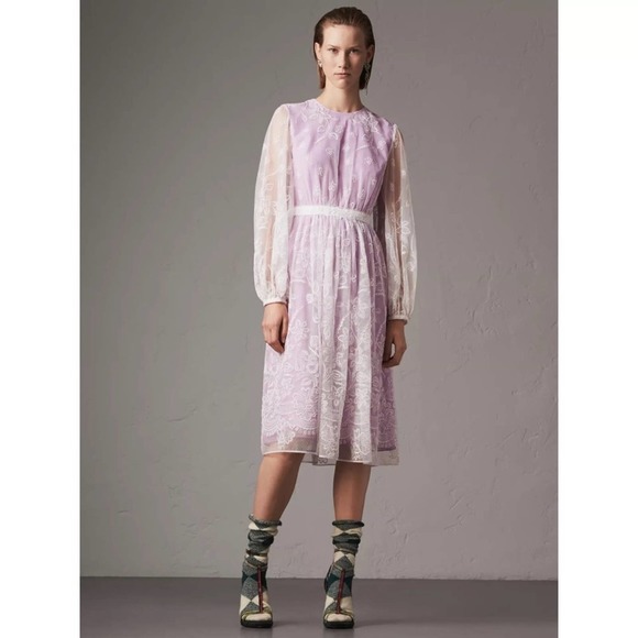 wojmama's tweet photo. So good I had to share! Check out all the items I'm loving on @Poshmarkapp #poshmark #fashion #style #shopmycloset #francescascollections #universalthread #burberry: https://t.co/LRkGaTVIzJ https://t.co/PSxxSGeZbg
