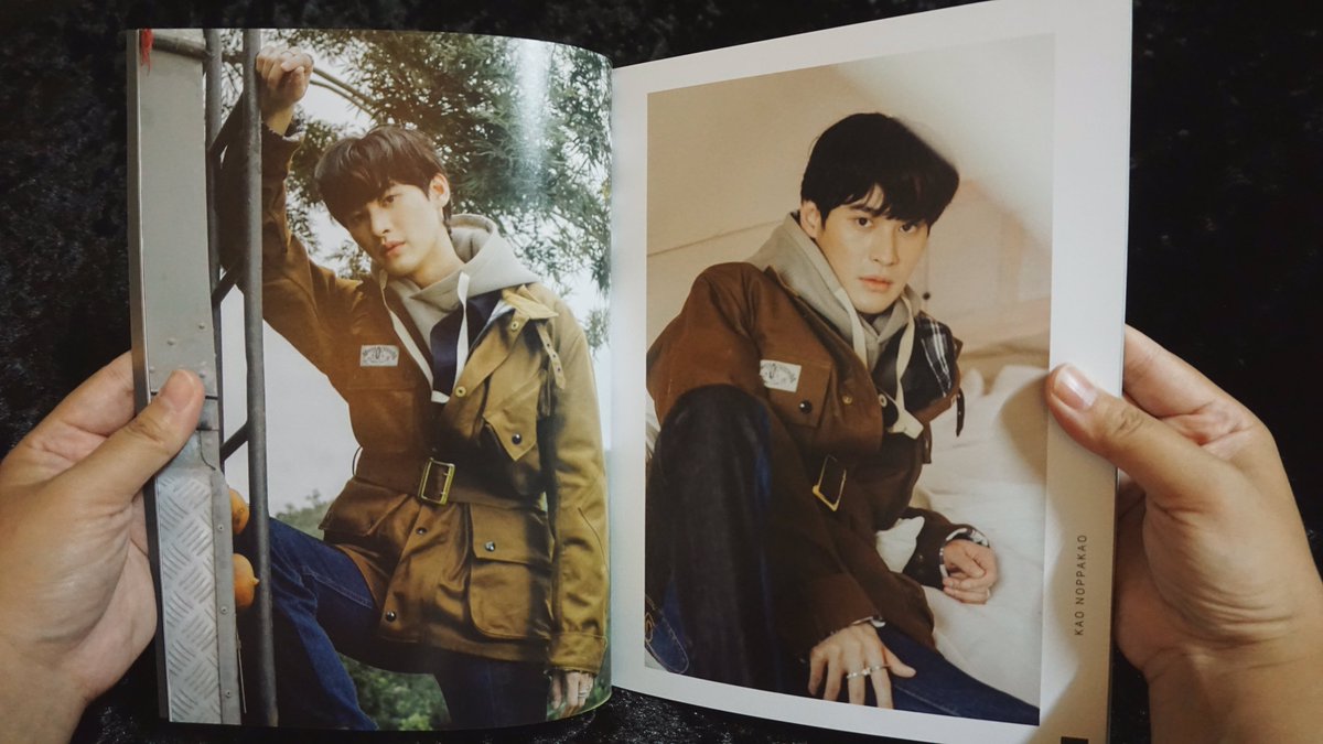 JaohGoAround's tweet photo. ขอพื้นที่ให้แอคนี้ได้หวีดสักหน่อยนะค้าาาา จ๊ะโอ๋ pre-order Photobook ของ Kao Noppakao มาค่ะ 🖤🖤🖤 ขอบอกเลยว่า สุดจะ���รี๊��ดดดดดด 😆😆😆 ชอบคุณเค้ามากเลยค่ะ ไม่รู้จะอธิบายออกมาเป็นคำพูดยังไงดี ให้ภาพอธิบายก็แล้วกั๊นนนนนน 🙈🙈🙈
#number_9th
#ได้แล้วนะPhotoBookKaoNoppakao https://t.co/1diloMDCaZ