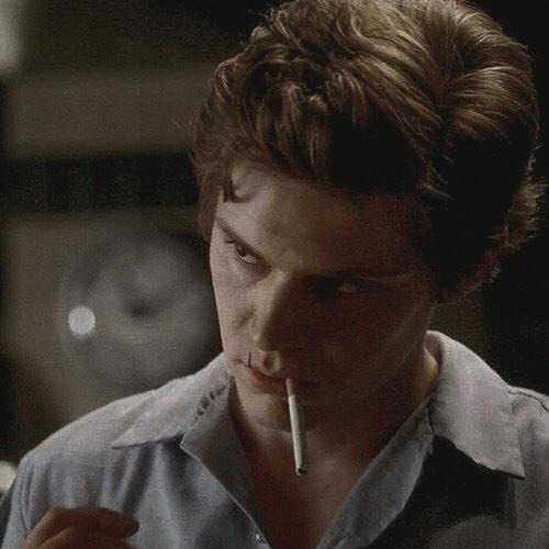 EvanPetersBR_'s tweet photo. Os adms do EPBR conversaram com os aliens e me deixaram usar essa coisa de Internet por 1 dia, já aviso que não sei direito como funciona pq na minha época não tinha isso. Filhos, papai ama vocês e está com saudades!
#NewProfilePic #10YearsOfAHS https://t.co/iotAjhw80u