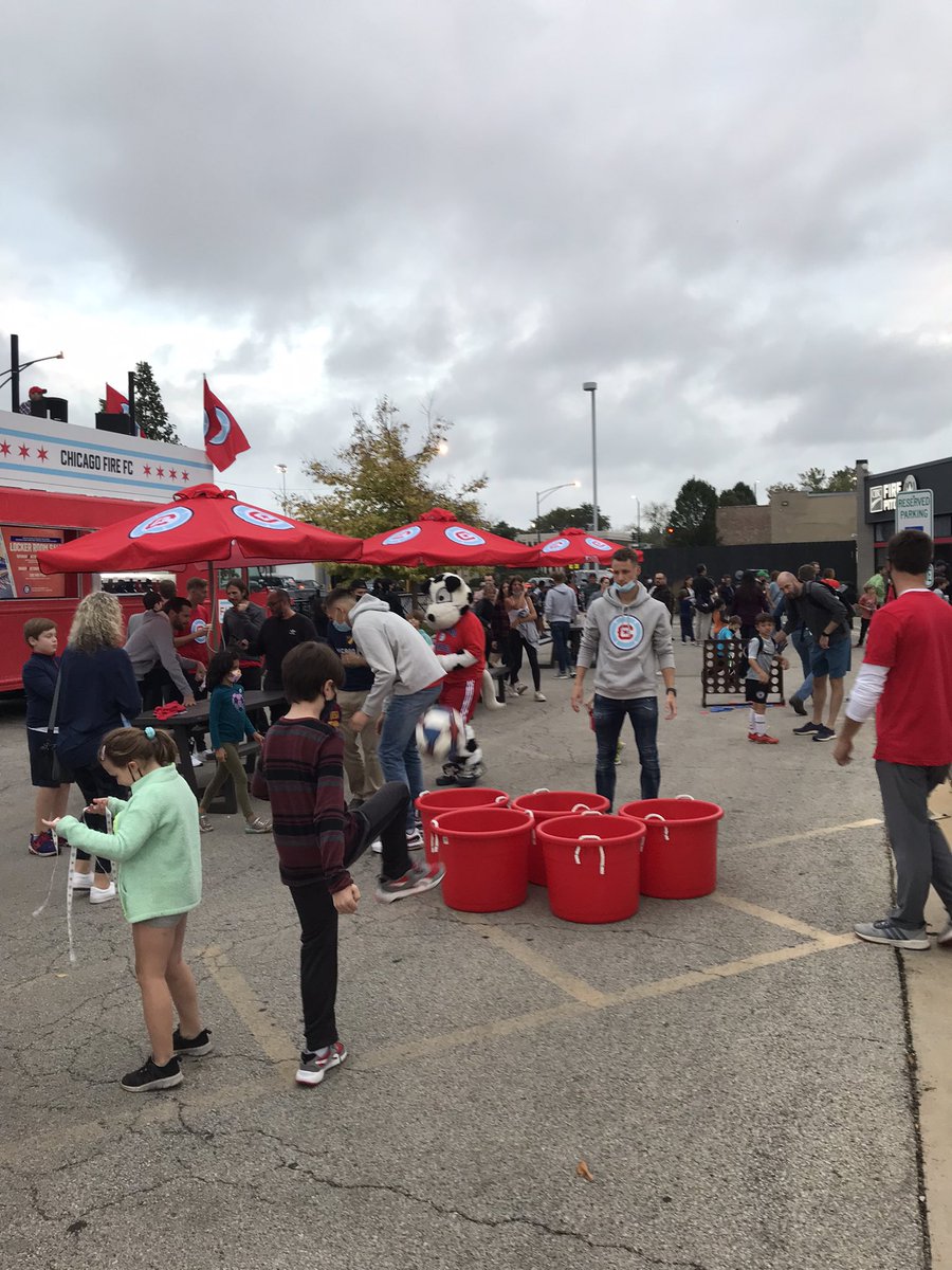 teddstrom's tweet image. We had an absolute blast at the @ChicagoFire Kids Day. ❤️ the new 🔥 crest. 🙌🏼👏🏼#cf97 #cffc