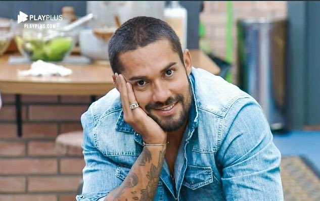 DesembuxaON's tweet photo. Bil é o cara mais covarde e mais bundão que já existiu em reality show. 
MERECE SAIR ESCORRAÇADO 
#AFazenda #RoçaAFazenda https://t.co/uMMf1UqugW